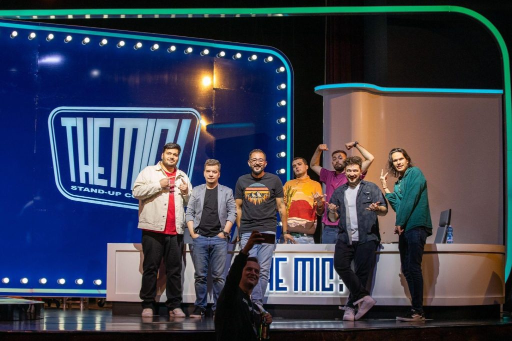 Stand-up comedy luat în serios: povestea agenției care a dus managementul de artiști la nivel de industrie